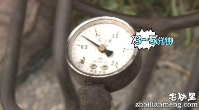 天啦噜!居然有人用爆米花的大炮筒爆小龙虾,看到结果我惊呆了