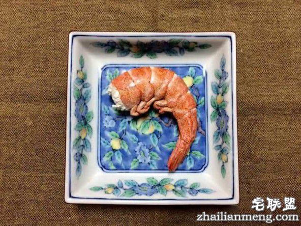 逆天了！万万没想到这些盘中餐居然是木头雕刻的