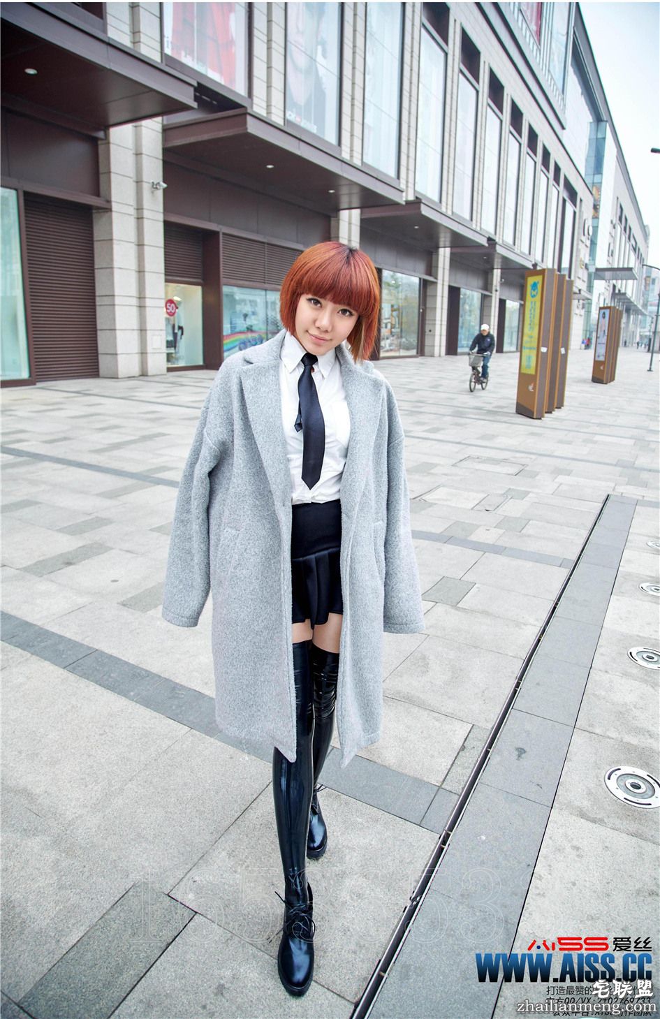 [爱丝] 气质短发美女萱萱恨天高长靴高清图片 第113期第3张