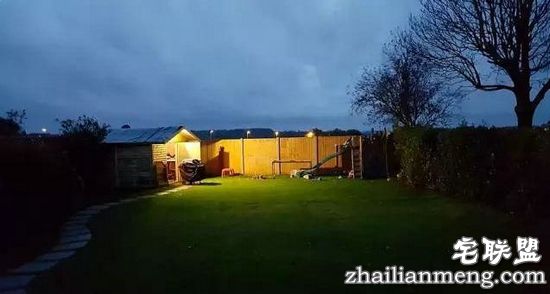 男子在院子里挖洞3年