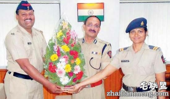 尴尬反转,印度首对登顶珠峰的夫妻,竟然是靠