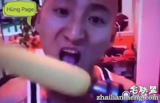 小伙表演电钻啃玉米