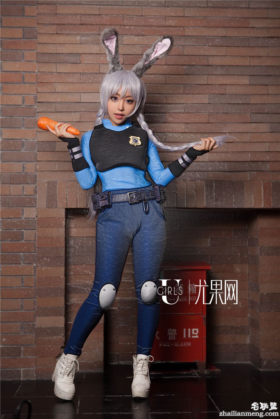 [尤果网] 可爱90后美女素衣Liacosplay服装秀图片 第378期第12张