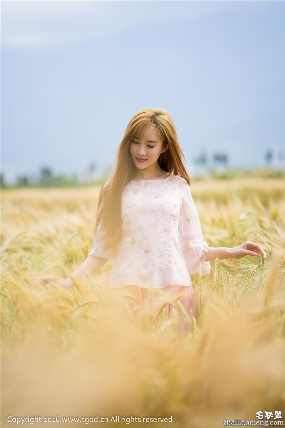 [推女神] 养眼美女土肥圆矮大理极品美臀旅拍第二刊套图 第354期第2张