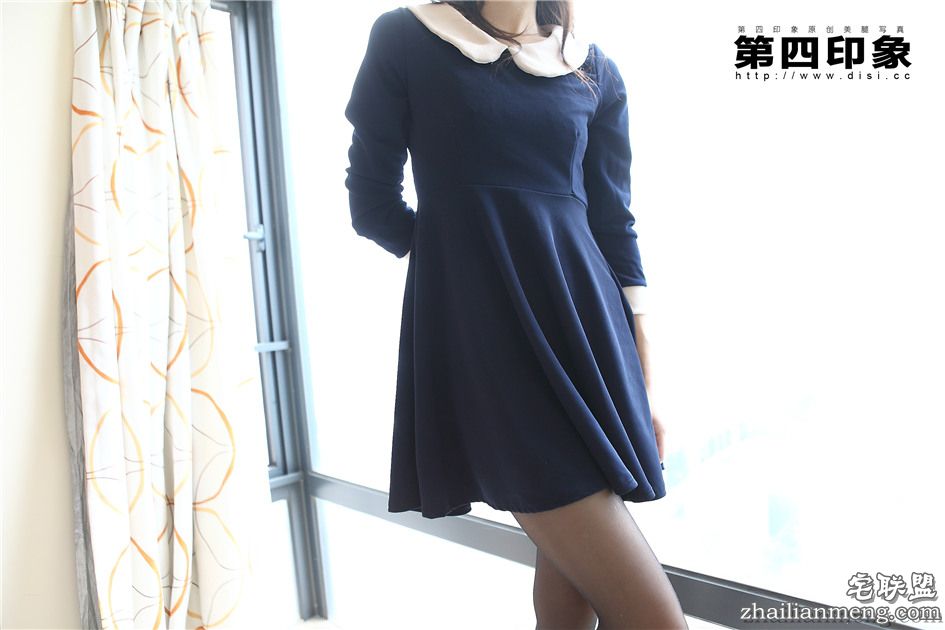 [第四印象] 一字马女生长腿黑丝私拍套图 NO.641第3张