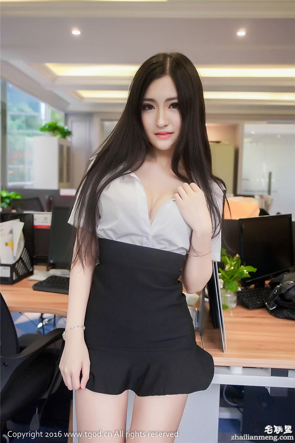 [推女神] 高清气质美女沈梦瑶OL制服丝袜写真图片 第382期第12张