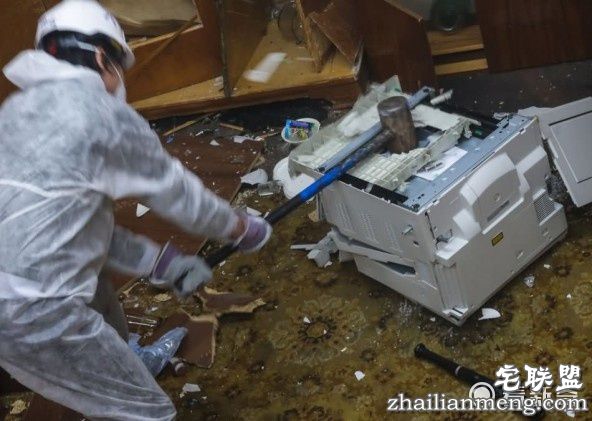 想减压来这里!想砸什么砸什么让你一次砸个够