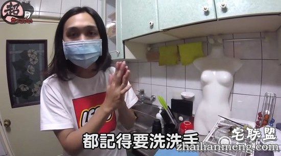 小哥制造9公斤女友肥皂,从此男生爱上洗澡...