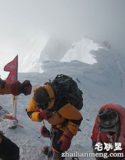 尴尬反转,印度首对登顶珠峰的夫妻,竟然是靠