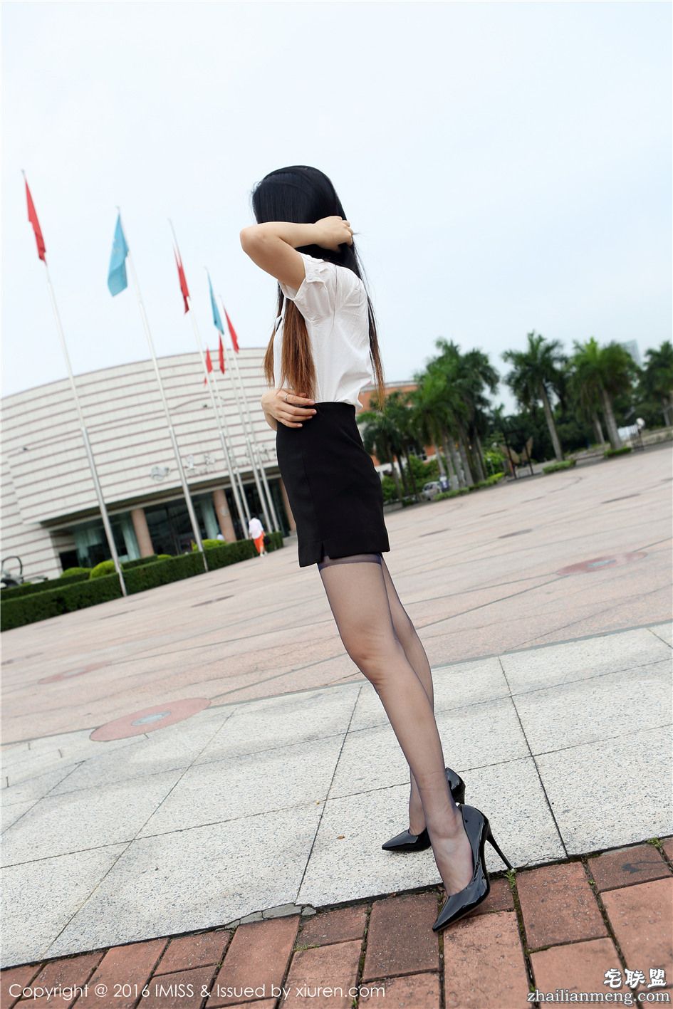 [爱蜜社] 制服<a href=/e/tags/?tagname=%E4%B8%9D%E8%A2%9C target=_blank class=infotextkey>丝袜</a><a href=/e/tags/?tagname=%E7%BE%8E%E5%A5%B3 target=_blank class=infotextkey>美女</a>Winki丝姬OL装户外翘臀<a href=/e/tags/?tagname=%E8%AF%B1%E6%83%91 target=_blank class=infotextkey>诱惑</a> VOL.098第1张