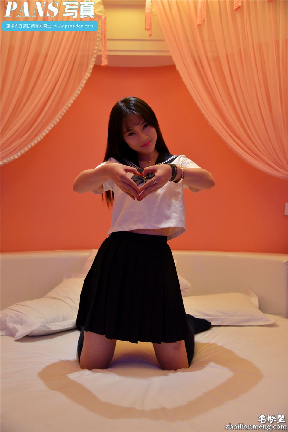 [PANS] 黑短裙学生妹水水甜美私房照 第583期第7张