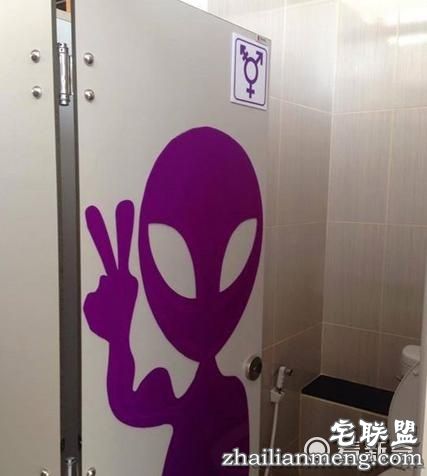 人妖专用卫生间,不认识走进去就尴尬了!