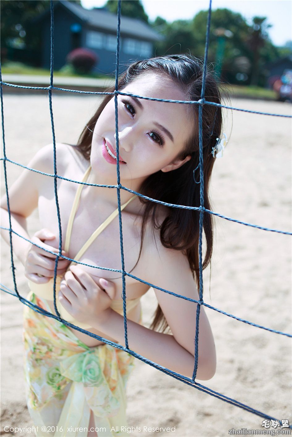 [秀人网] 蓝天碧海沙滩美女月音瞳雪白美乳写真摄影 第498期第9张