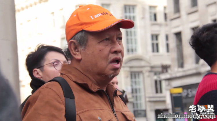 她在街头借卫生棉,血崩的瞬间所有人都震惊了