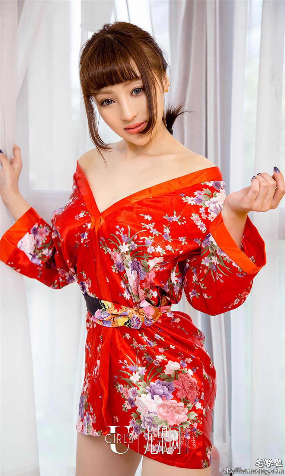 [尤果网] 绝好身材和服美女马小漾窗台写真 第466期第4张