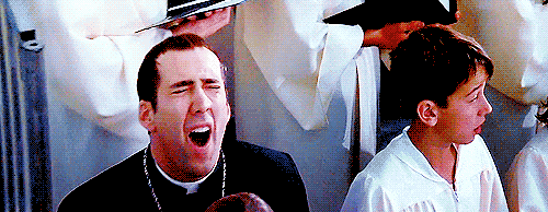 当你拉拉链,不小心夹到包皮时: