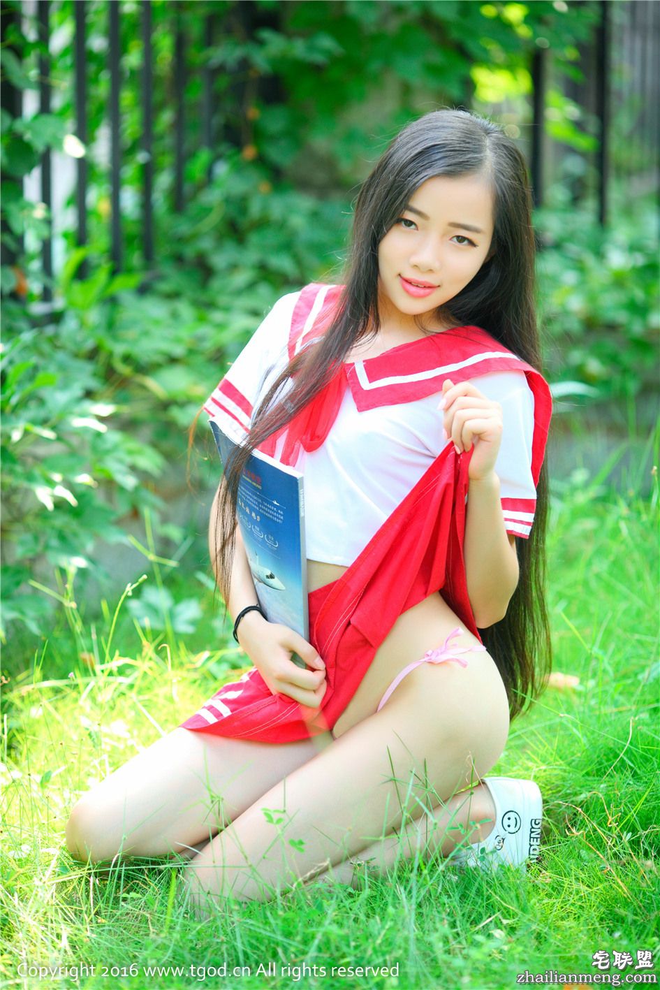 [推女神] 长发粉色美少女蔻蔻学生妹制服小清新外拍高清图 第475期第4张