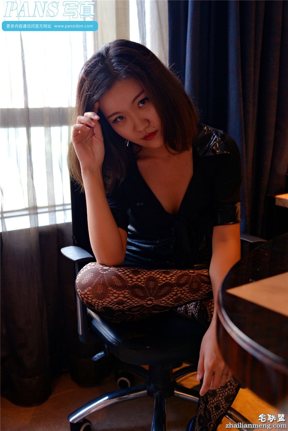 [PANS] 短发美女柚子情趣制服网袜高跟诱惑 第606期第7张
