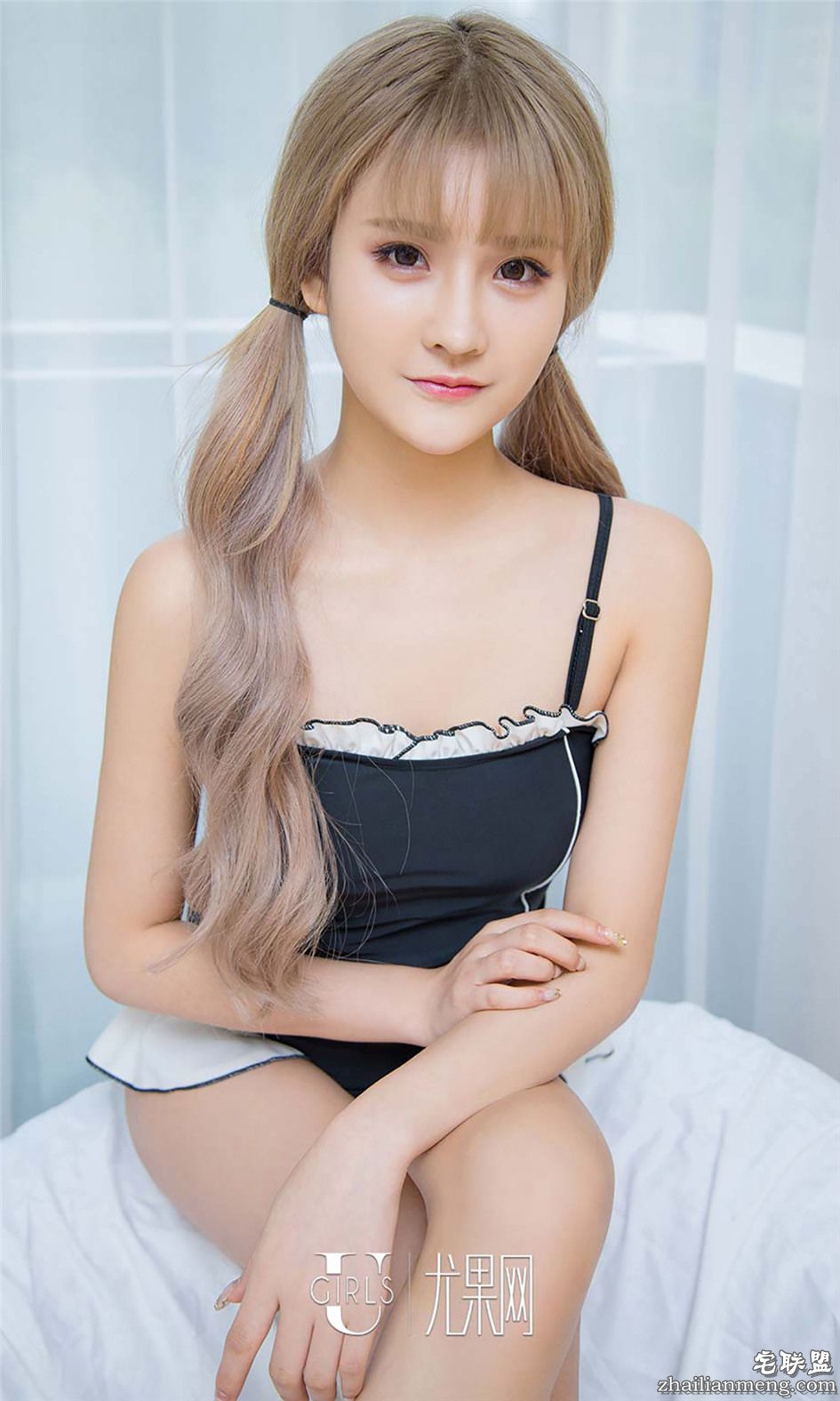 [尤果网] 金发淑女依依迷人居家写真 第476期第9张