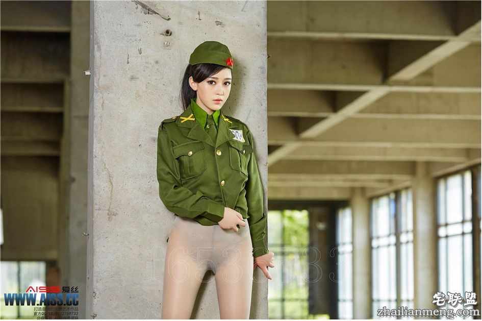 [爱丝] 性感美丝小特务性感丝袜制服艺术外拍写真 第140期第7张