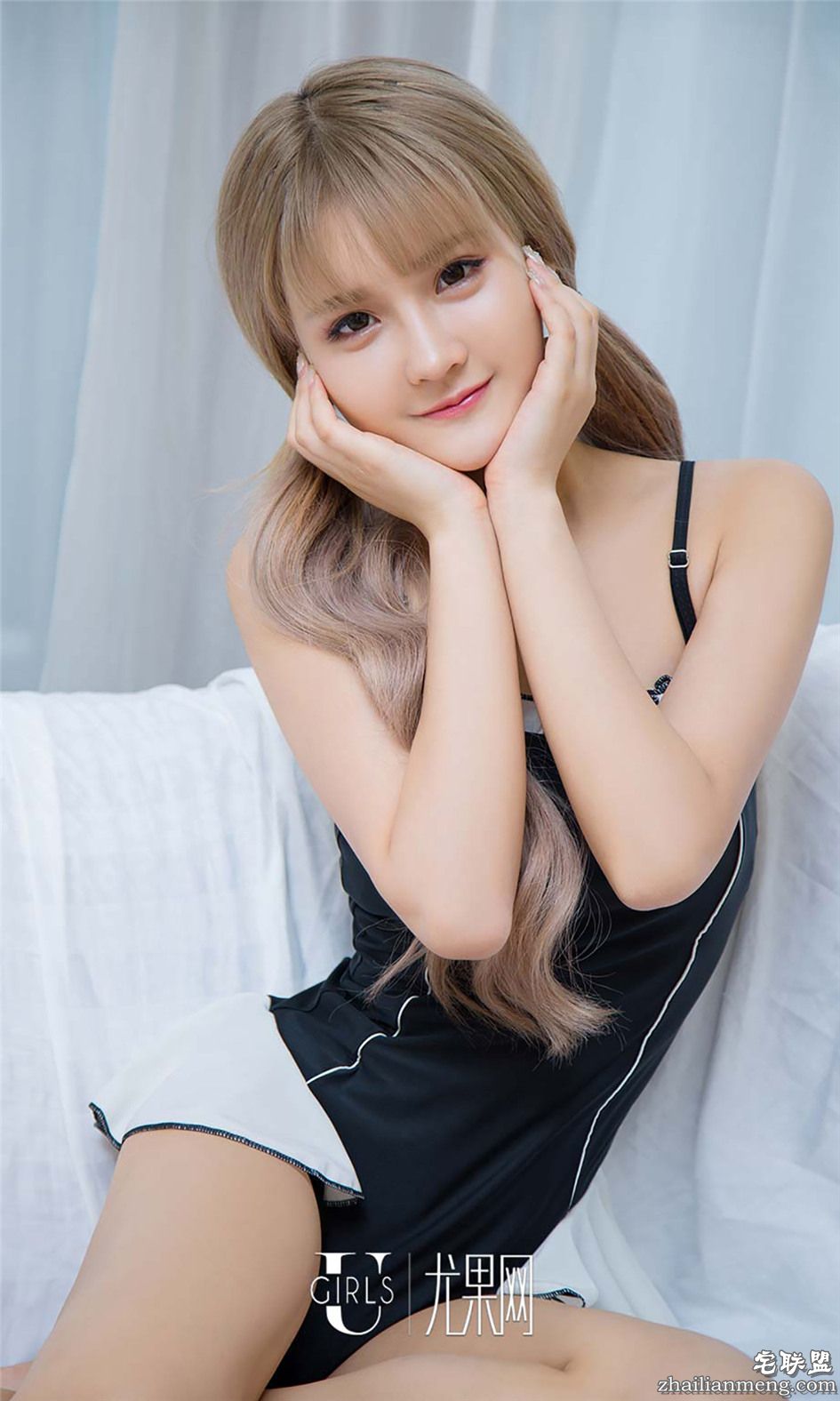 [尤果网] 金发淑女依依迷人居家写真 第476期第8张