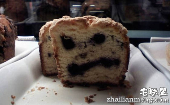 脑一大波恐怖又幽默的家庭日用品表情包