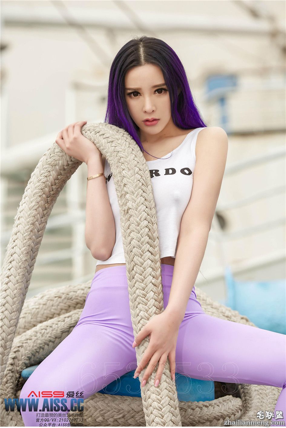 [爱丝] 油亮连体丝肉袜美女索菲轮船上高清艺术摄影 第137期第10张