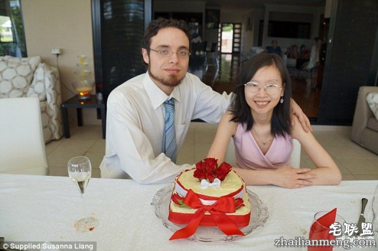 相恋结婚9年后,我的丈夫变成了我的妻子