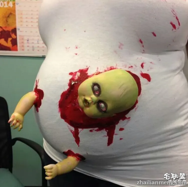 万圣节装扮最大赢家是孕妇妈妈,让你笑到哭吓到哭