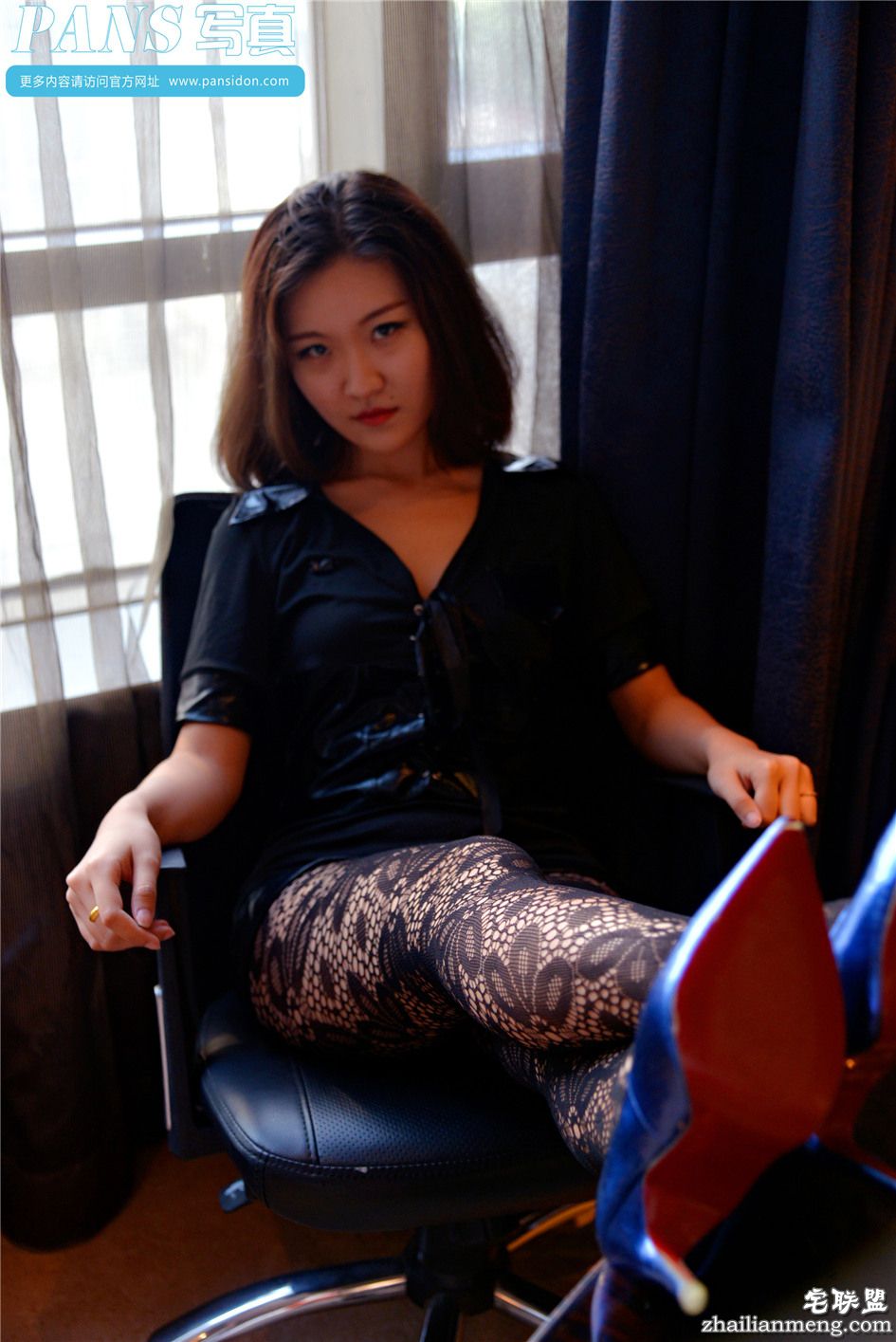 [PANS] 短发美女柚子情趣制服网袜高跟诱惑 第606期第4张