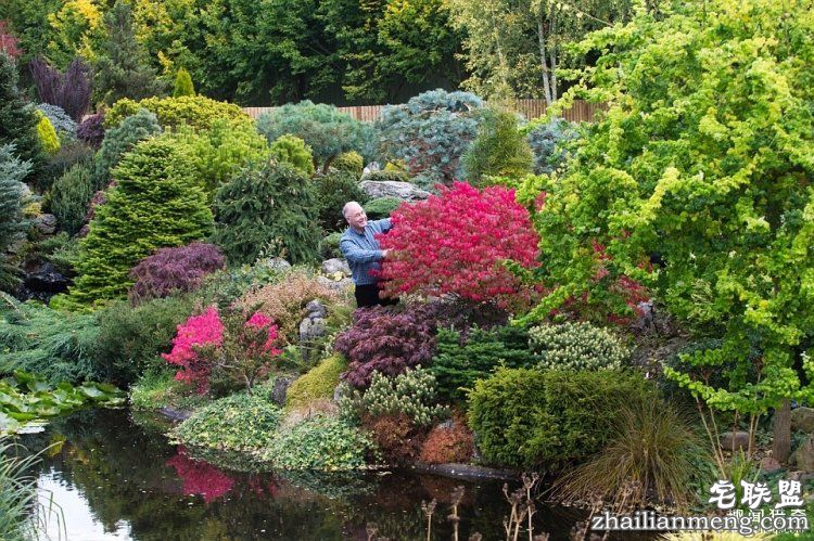 英国爸爸花费25年,打造浪漫秘密花园