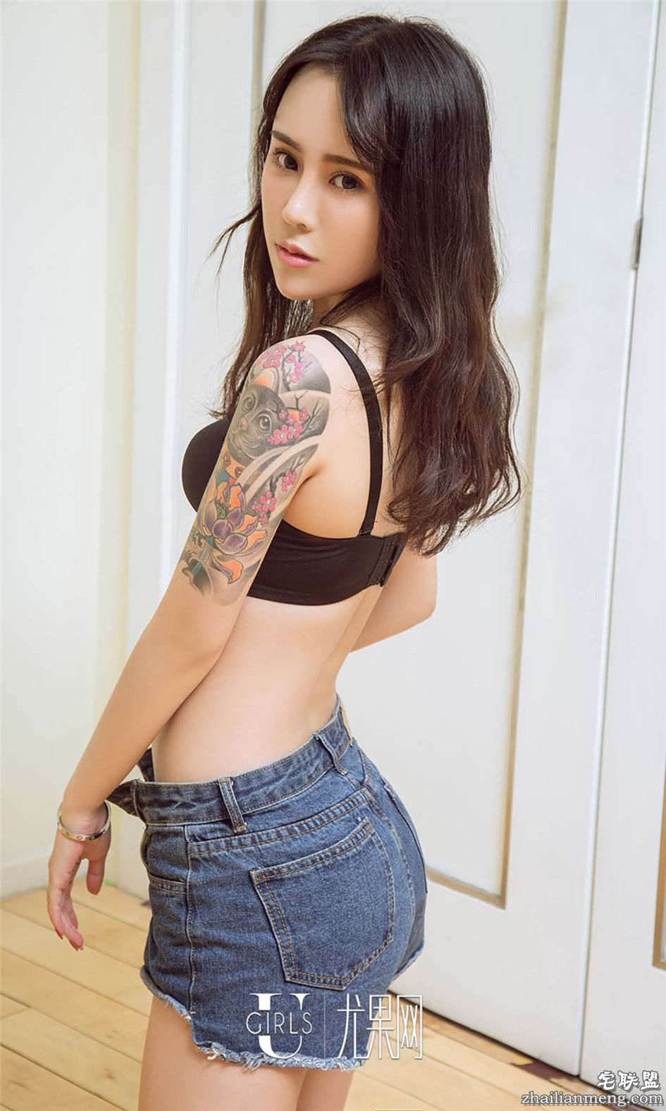 [尤果网] 清纯花臂娘Nicky室内个人写真 第478期第6张