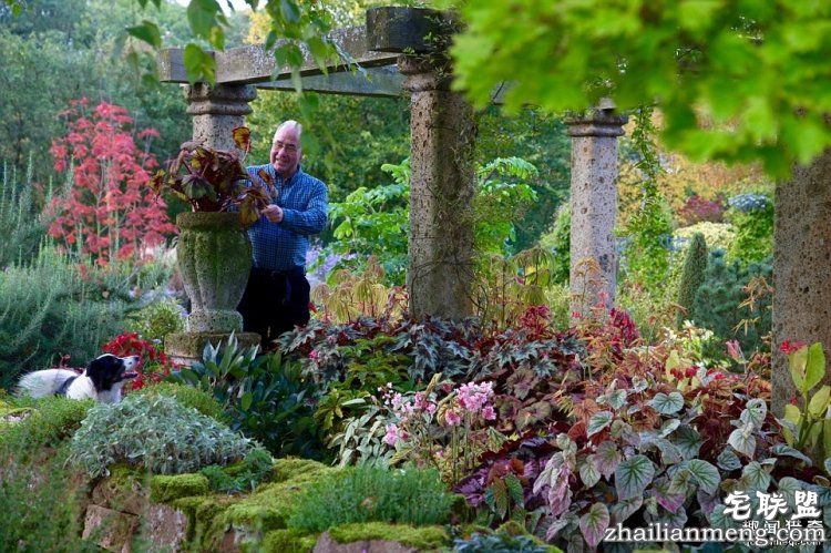 英国爸爸花费25年,打造浪漫秘密花园