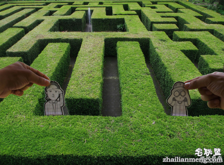 另类旅行照,带着漫画去旅行!