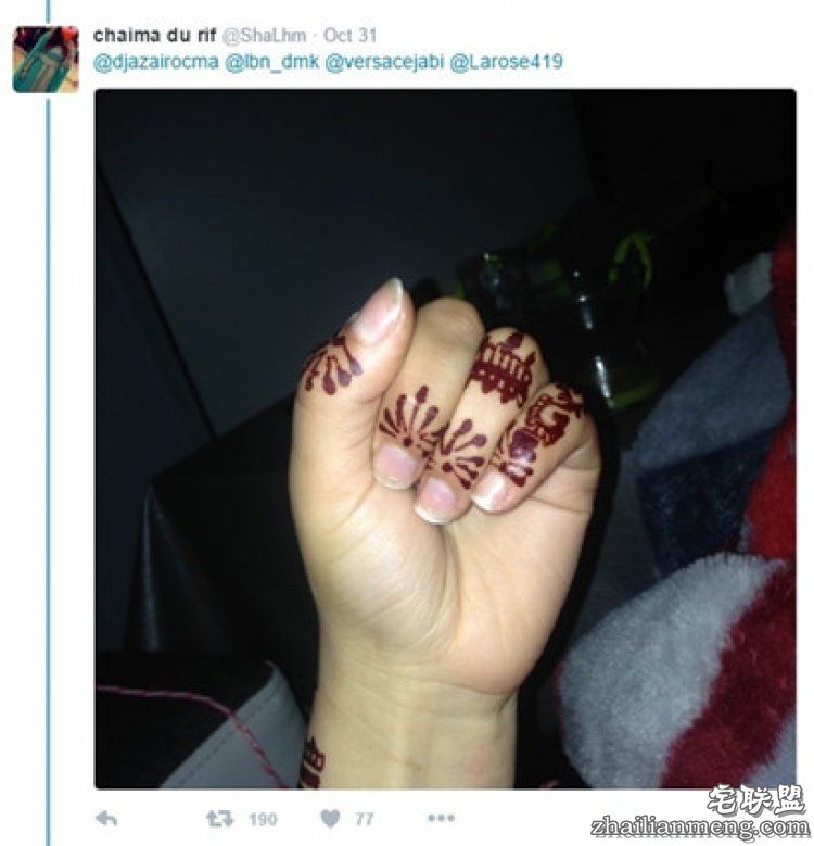 大家以为她天生4根手指,真相让这个手势一夜流行