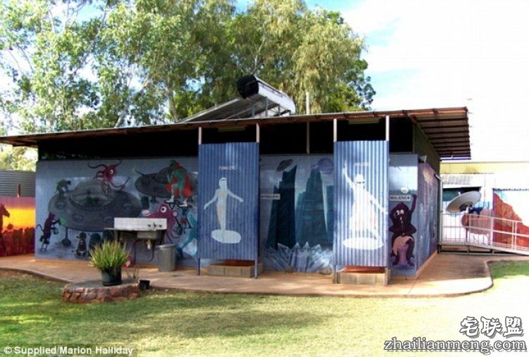 53岁阿姨建了一个网站,专门寻找澳洲的奇葩厕所