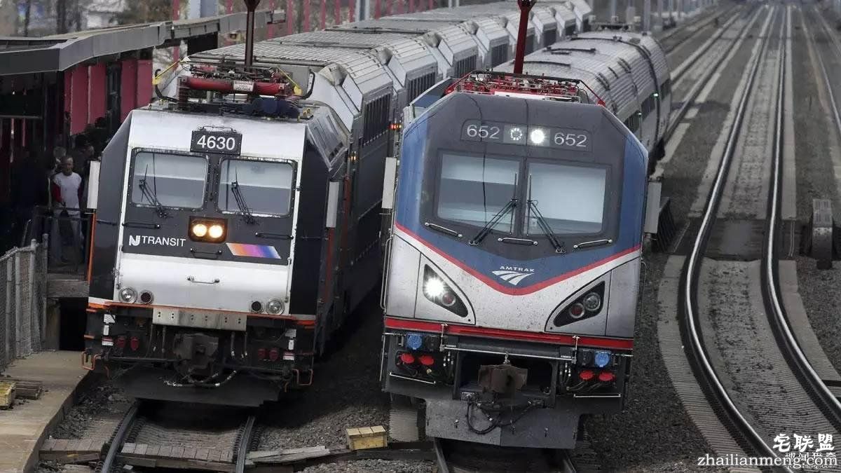 没有高铁就算了, 这个国家的火车还总出轨!