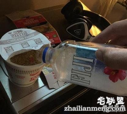 10张搞笑图告诉你,第一次做菜到底有多奇葩!