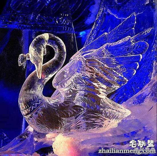 冬天到了，一起去俄罗斯看看战斗民族们的冰雕吧！真漂亮！