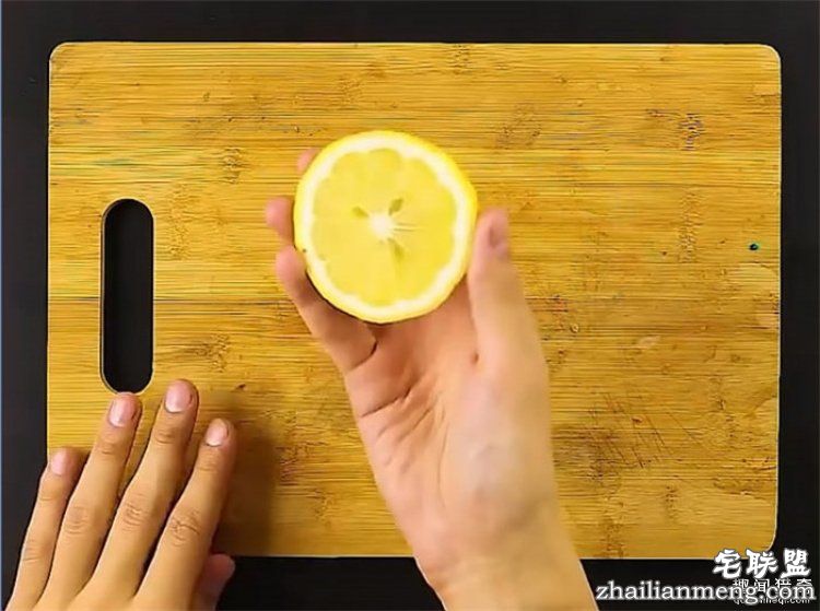 6种意想不到的食物,轻松解决你的厨房污渍苦恼!