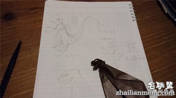 膜拜:神人只用一张纸折出的霸气哥斯拉手办