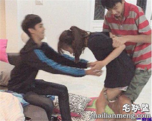 一屁股很翘的妹子