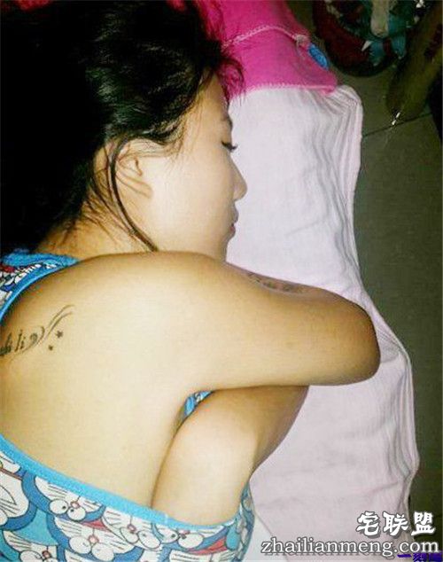 妹子摸我小便的地方