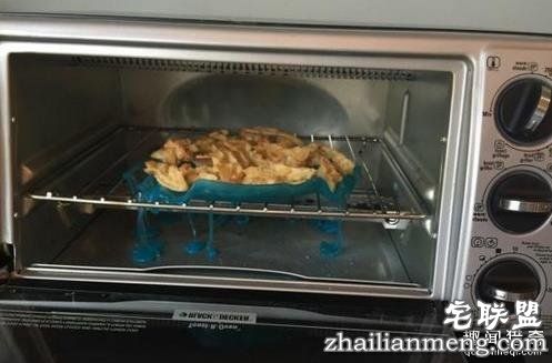 10张搞笑图告诉你,第一次做菜到底有多奇葩!