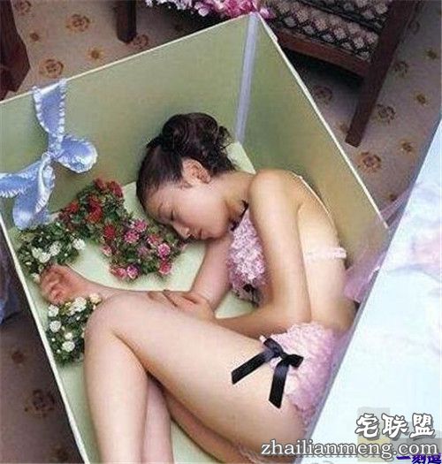 男的接吻为什么要摸着胸