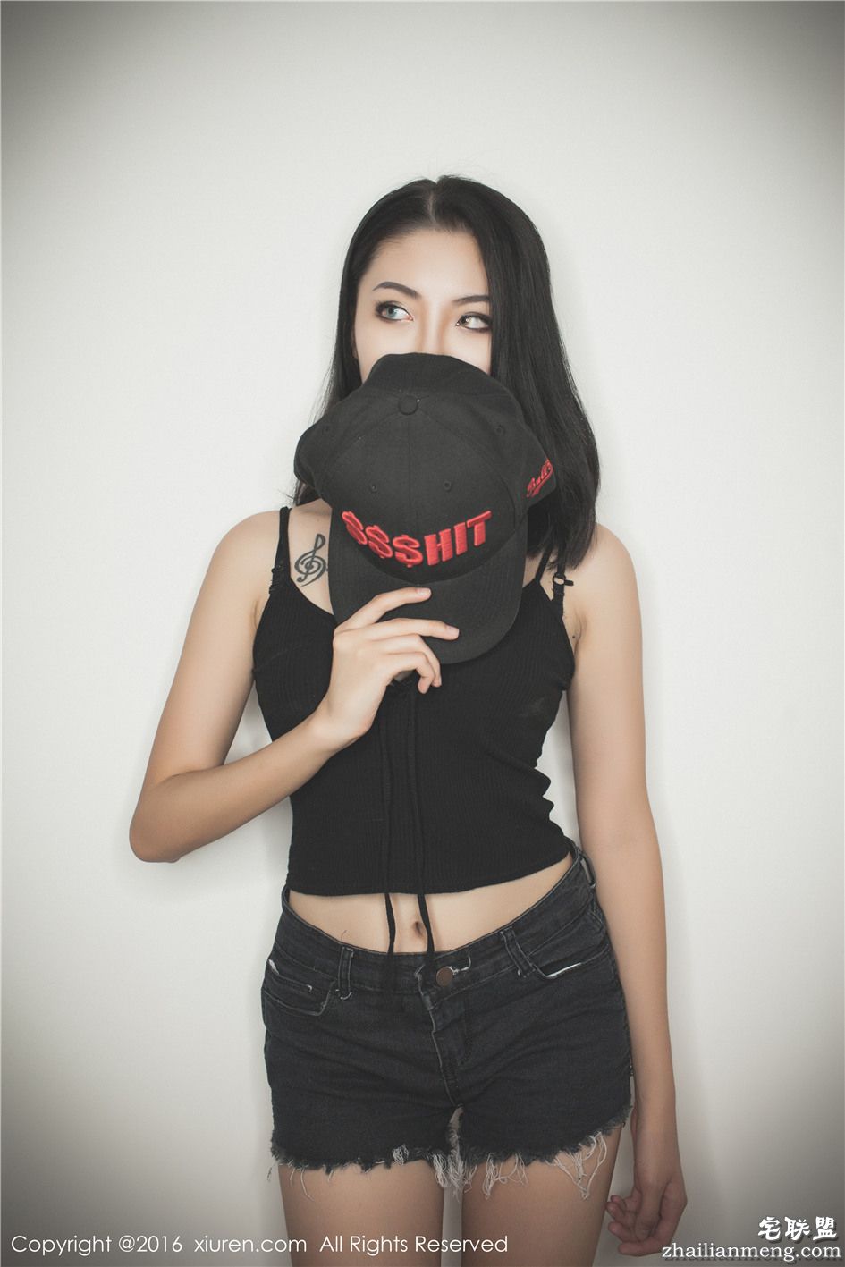 [秀人网] 时尚热裤嫩模黎蒨垚个性写真套图 第553期第3张