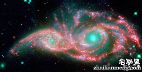 相撞星系构成太空巨眼,眼睑瞳孔清晰可见--趣味说