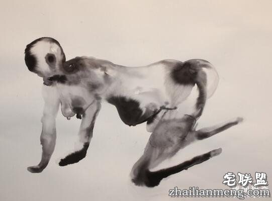 全裸女子正要生孩子时男友一句「我在发情」,接着就「霸王硬上弓」性侵她!