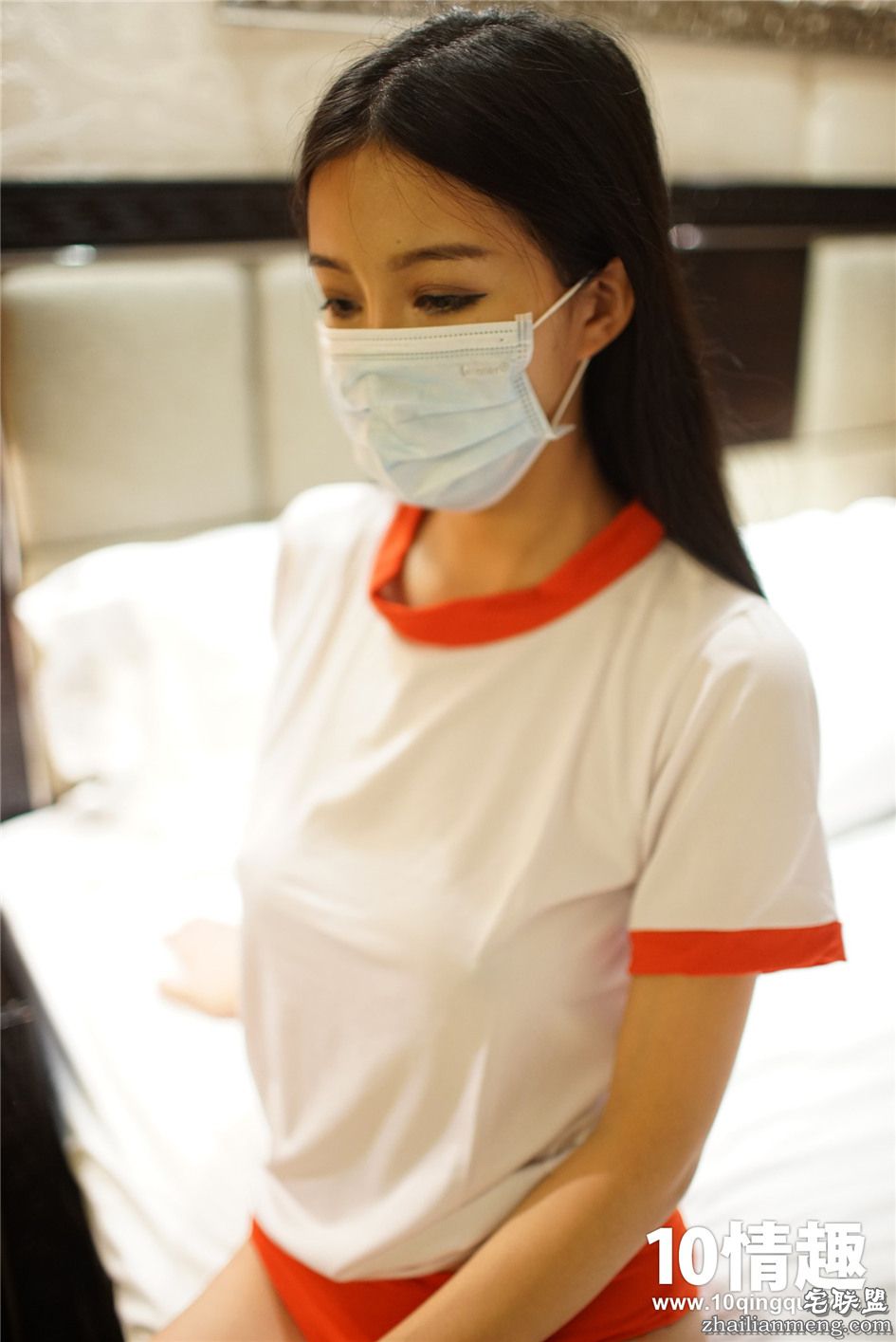 [ROSI] 极品口罩美女酒店高清写真套图第8张