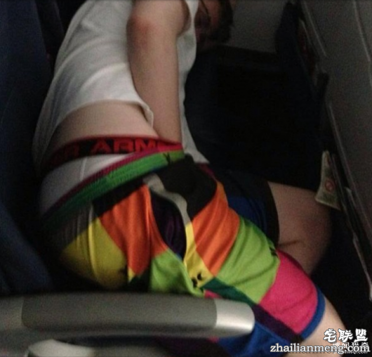 脱鞋、裸体、啪啪啪…这五种坐飞机遭遇的难以忍受的行为你最讨厌哪一种?